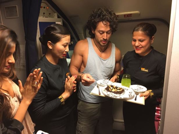 Tiger Gets best wishes for munna michael in mid air