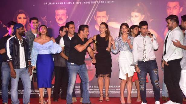 Sreerama Chandra, Remo D'souza, Freddy Daruwala, Ramesh Taurani, Daisy Shah, Salman Khan,Vishal Mishra, Jacqueline Fernandez, Iulia Vantur, Bobby Deol Neha Bhasin, Meet Brothers, Jonita Gandhi, Saqib Saleem Veera Saxena and Team Race 3 at Race 3, Allah Duhai Hai song launch