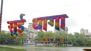 Talao Pali Lake- Sui Dhaaga promotions - Yarn Bombing Iconic Mumbai Spots