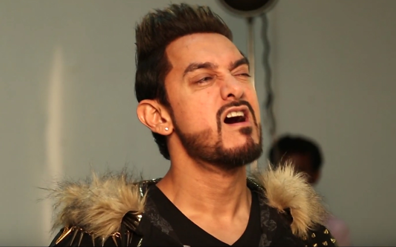 Aamir Khan as Shakti-Kummarr in Secret Superstar