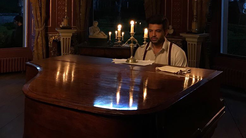 Karan Kundrra playing Piano