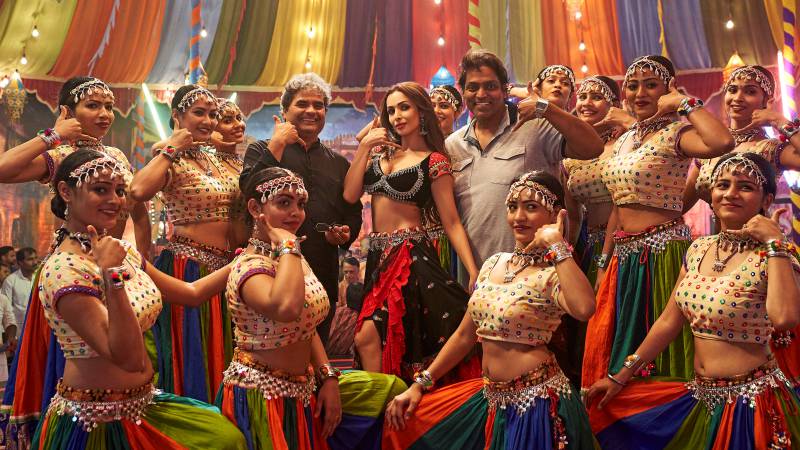 Malaika Arora with Vishal Bhardwaj and Ganesh Acharya shooting for Hello Hello song from Patakhaa