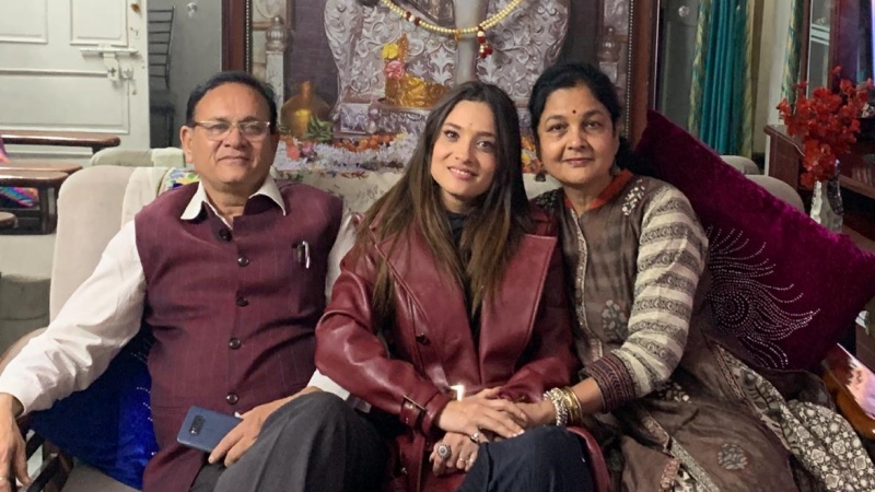 Ankita Lokhande with parents