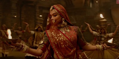 Deepika Padukone dancing on Ghoomar Song in Padmavati