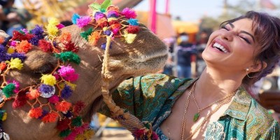 Jacqueline Fernandez on sets of Bachchan Pandey
