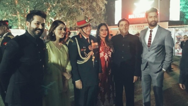 Ronnie Screwvala, Aditya Dhar, Vicky Kaushal, and Yami Gautam with General Bipin Rawat
