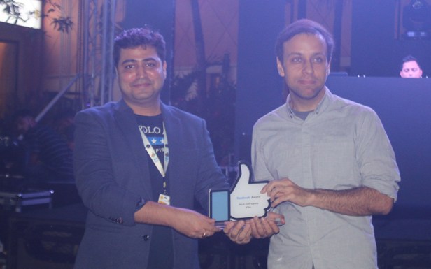 Diwaker Chandani presents the Facebook award (Work-In-Progress Lab 2017) to Ivan Ayr for Soni