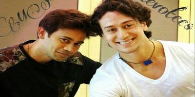 Tiger Shroff with his Guru Paresh Shirodkar