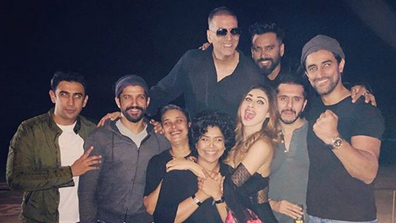 Gold wrap up celebration by Farhan Akhtar, Ritesh Sidhwani, director Reema Kagti, Akshay Kumar, Mouni Roy, Kunal Kapoor, Amit Sadh, Bosco Martis