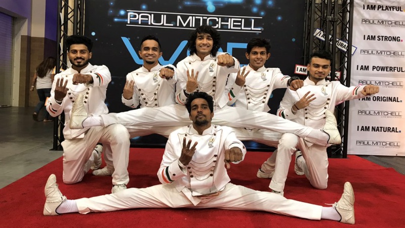 Shantanu Maheshwari and team Desi Hoppers