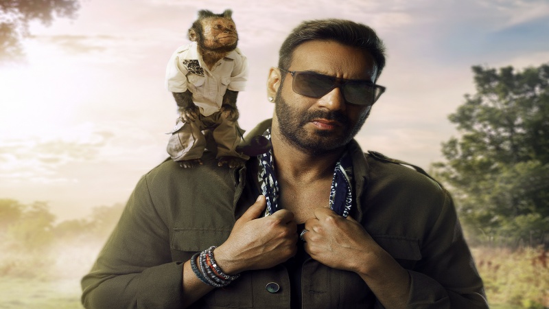 Ajay Devgn with Crystal the monkey in Total Dhamaal