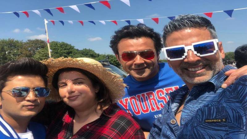 Riteish Deshmukh, Farah Khan, Bobby Deol and Akshay Kumar shooting song for Housefull 4