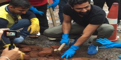 Vicky Kaushal fills potholes in Mumbai