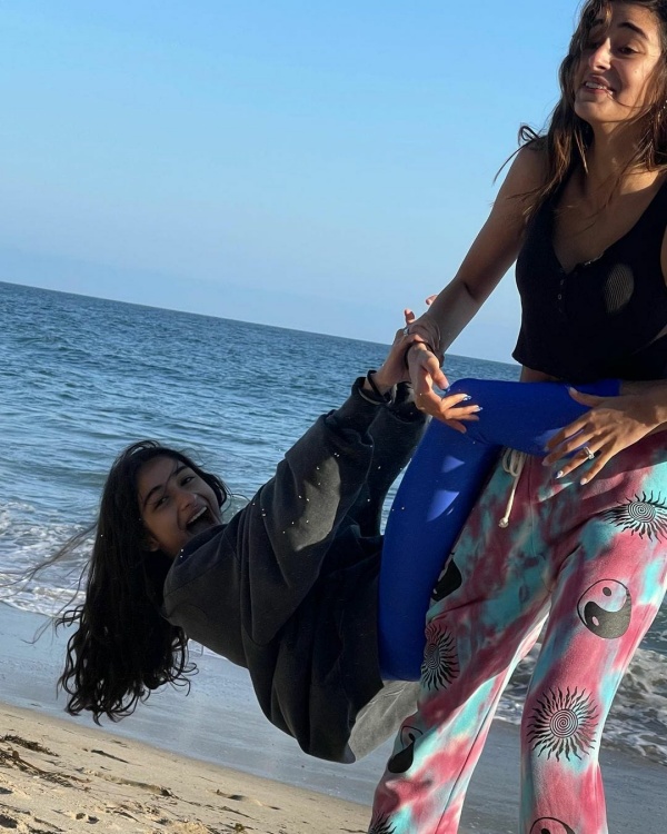Ananya Panday with sister Rysa