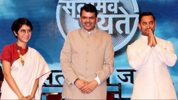 Kiran Rao, Devenrda Fadnvis and Aamir Khan At SATYAMEVJAYATE WATERCUP 2