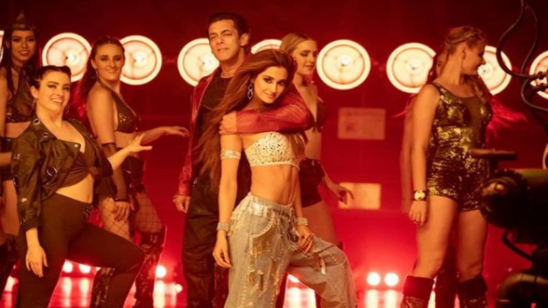 Salman Khan and Disha Patani in Seeti Maar Song