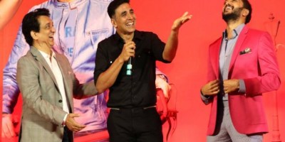 Sajid Nadiadwala, Akshay Kumar, Riteish Deshmukh at Housefull 3 event