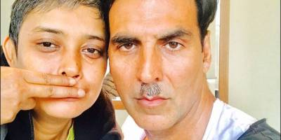 Reema Kagti and Akshay Kumar on sets of Gold