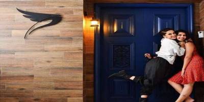 Taapsee Pannu with sister Shagun Pannu at new home