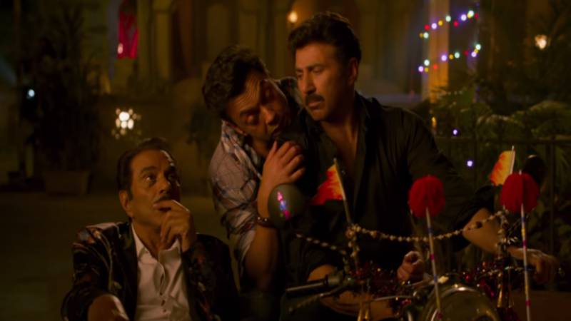 Dharmendra, Sunny Deol and Bobby Deol in Yamla Pagla Deewana Phir Se