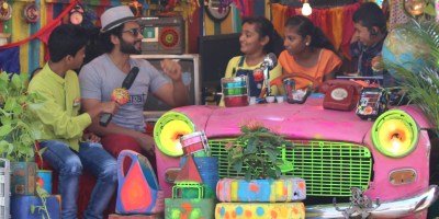 Jackky Bhagnani with Scrappy News service anchors and Reporters