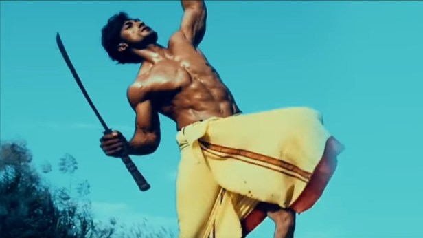 Vidyut Jammwal practicing Kalaripayattu and Animal Flow Workout in Junglee