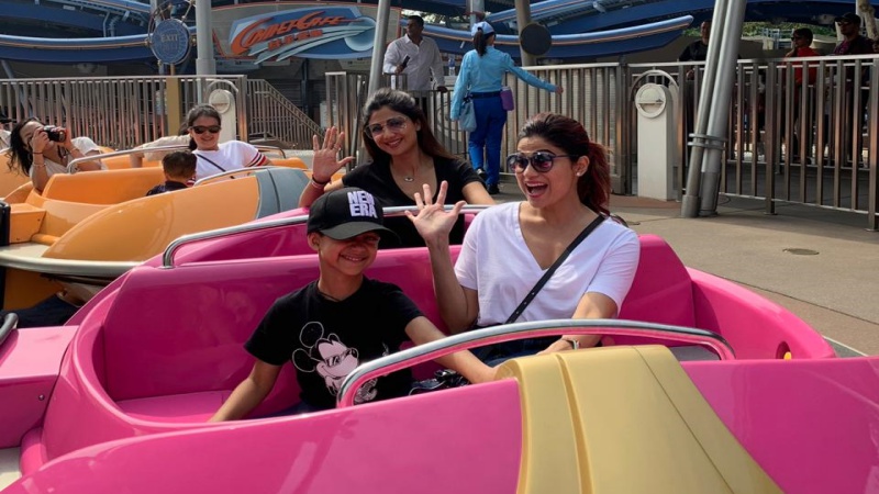 Shamita Shetty with Shilpa Shetty Kundra and nephew Viaan in Hong Kong