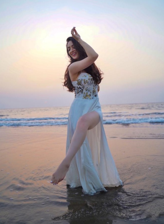Sandeepa Dhar Dancing on Beach