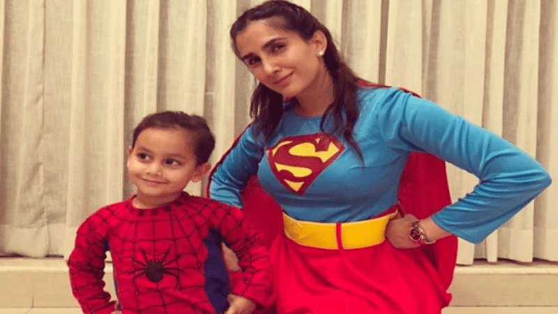 Pragya Kapoor and her son wore at the Halloween party