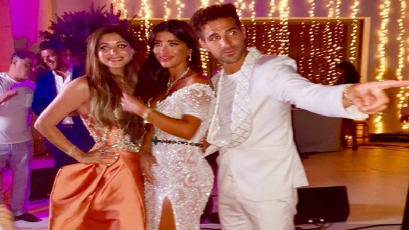 Kanika Kapoor with Cesc Fàbregas and Daniella Semaan at their wedding