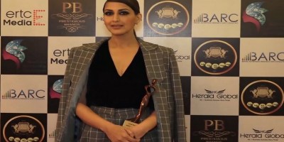 Sonali Bendre Behl received ‘Pride of Maharashtra’ at Herald Global – Women Achiever’s Awards 2018