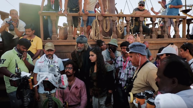 Amitabh Bachchan, Aamir Khan, Fatima Sana Shaikh with director Vijay Krishna Acharya on sets of Thugs of Hindostan