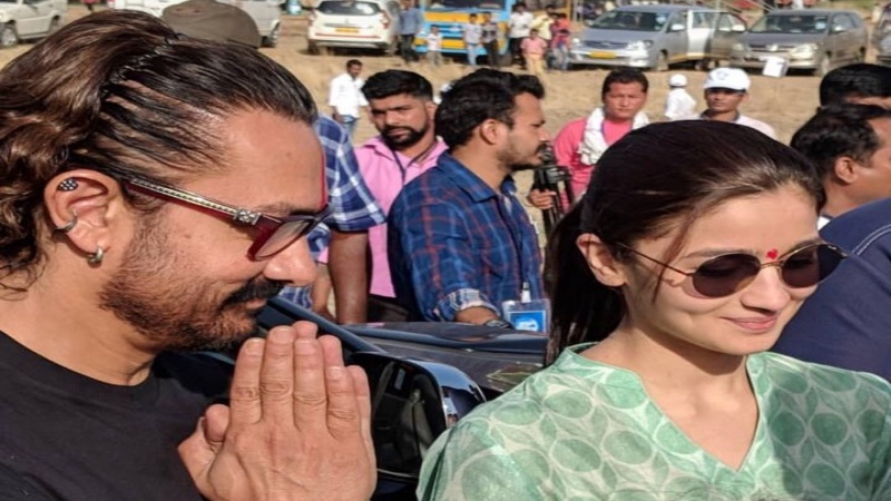 Alia Bhatt with Aamir khan in Latur for Paani Foundation