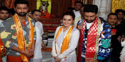 Manmarziyaan team Abhishek Bachchna, Taapsee Pannu, Vicky Kaushal with Malhar Thakkar in Ahmedabad, Gujarat