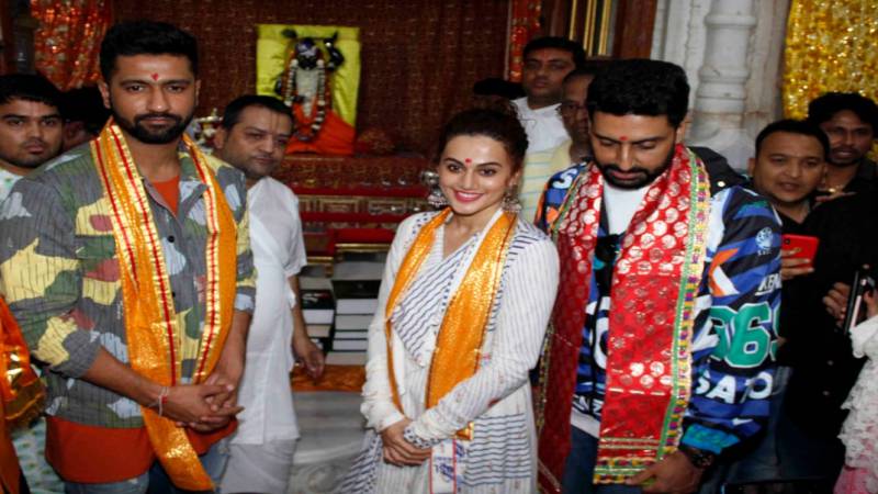 Manmarziyaan team Abhishek Bachchna, Taapsee Pannu, Vicky Kaushal with Malhar Thakkar in Ahmedabad, Gujarat