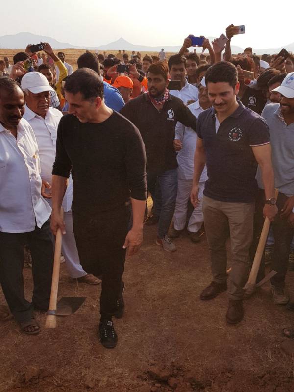 Akshay Kumar - begin work on water harvesting