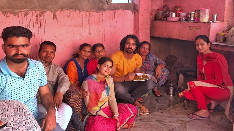 Harshvardhan Rane having food with local of Chandigarh, Paltan shooting diaries