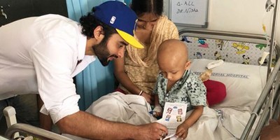 Actor Jackky Bhagnani with kids at The Tata Memorial Hospital
