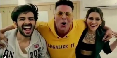 Kartik Aaryan, Akshay Kumar and Kriti Sanon promoting Poster Chapwa Do song fron Luka Chuppi