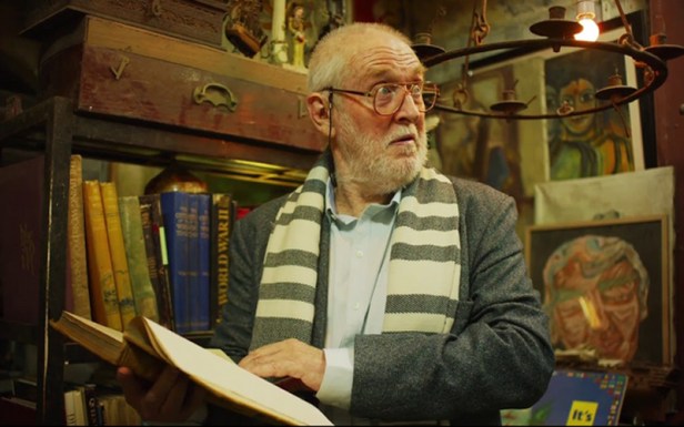 Tom Alter in The Black Cat