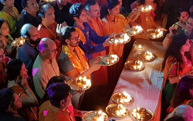 Aamir Khan celebrates Navratri in Baroda 