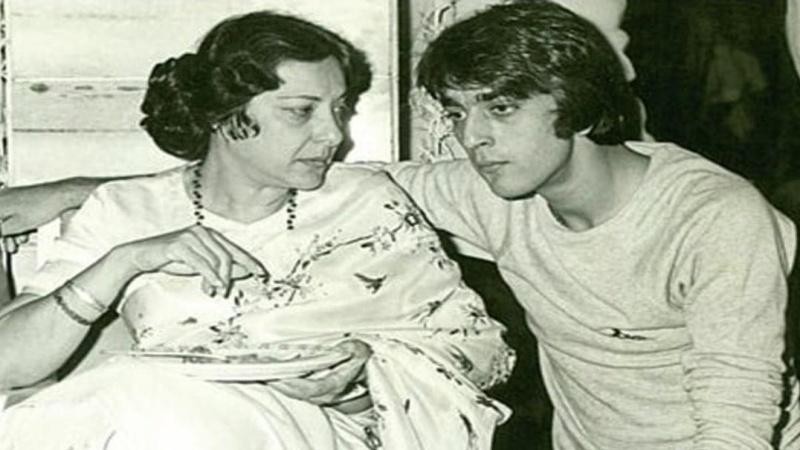 Sanjay Dutt with mother Nargis Dutt