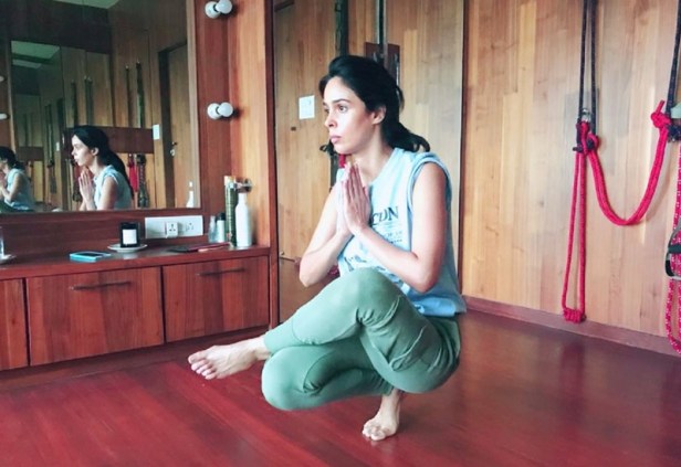 Mallika Sherawat -Tip Toe posé