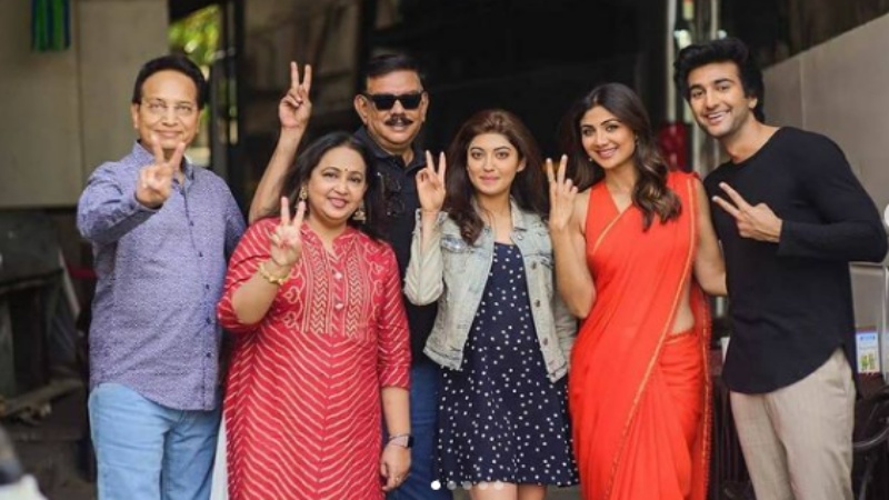 Team Hungama 2 - Ratan Jain, Sanchita Chatterjee, Priyadarshan, Pranitha Subhash, Shilpa Shetty Kundra and Meezaan