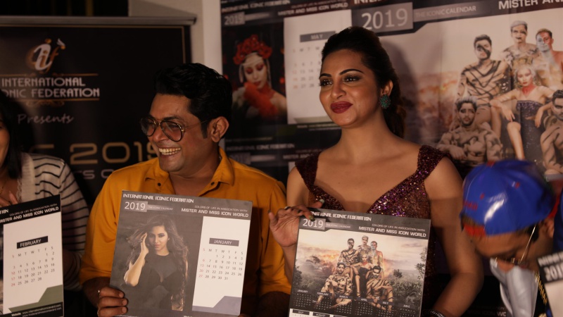 Sabyasachi Satpathy and Arshi Khan at 2019 The Iconic Calendar Launch