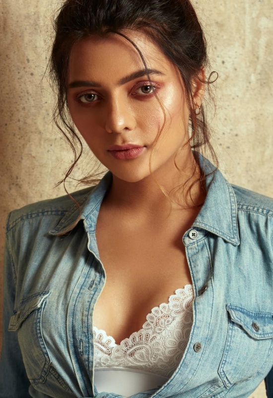 Ruhi Singh
