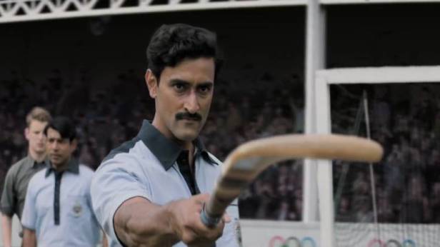 Kunal Kapoor in Gold