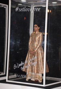 Sonam Kapoor in Glassbox at Ek Ladki Ko Dekha Toh Aisa Laga Trailer launch
