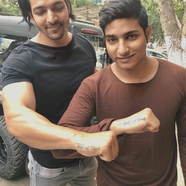 Harshvardhan Rane with fan