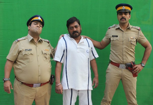 Sanjay Narvekar in PARTNERS – TROUBLE HOGAYI DOUBLE 